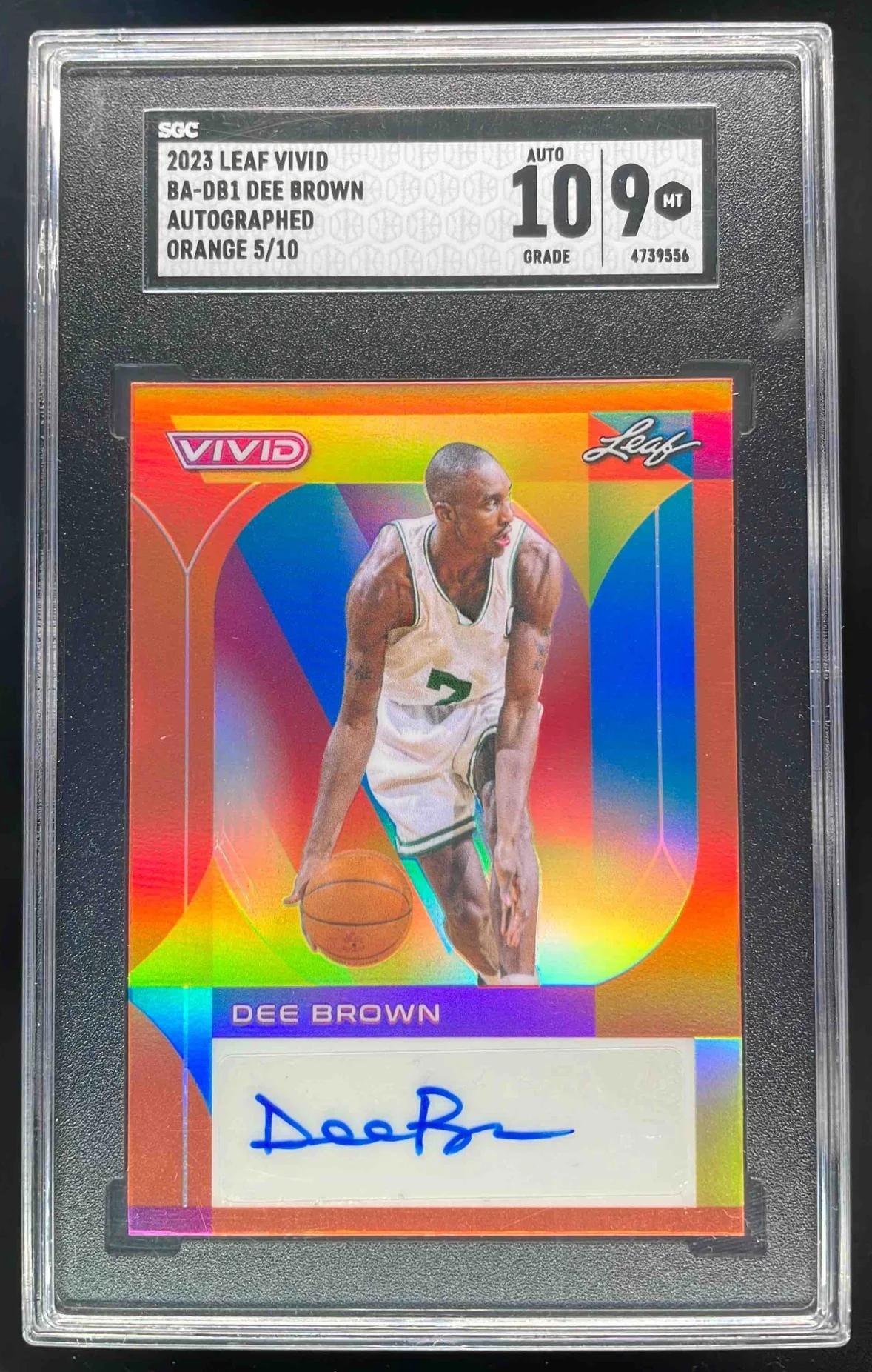 2022-23 Leaf Vivid Orange #BA-DB1 Dee Brown Auto /10 SGC 9