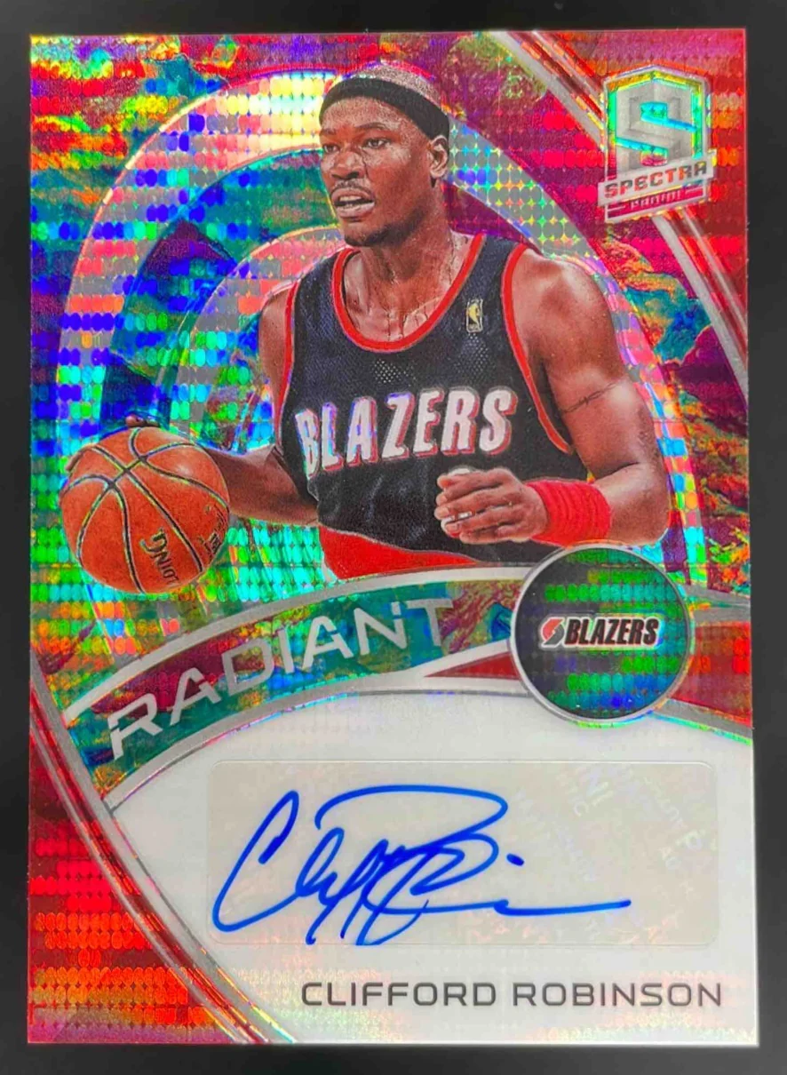 2019-20 Spectra Radiant Signatures Celestial #RS-CRB Clifford Robinson Auto /75