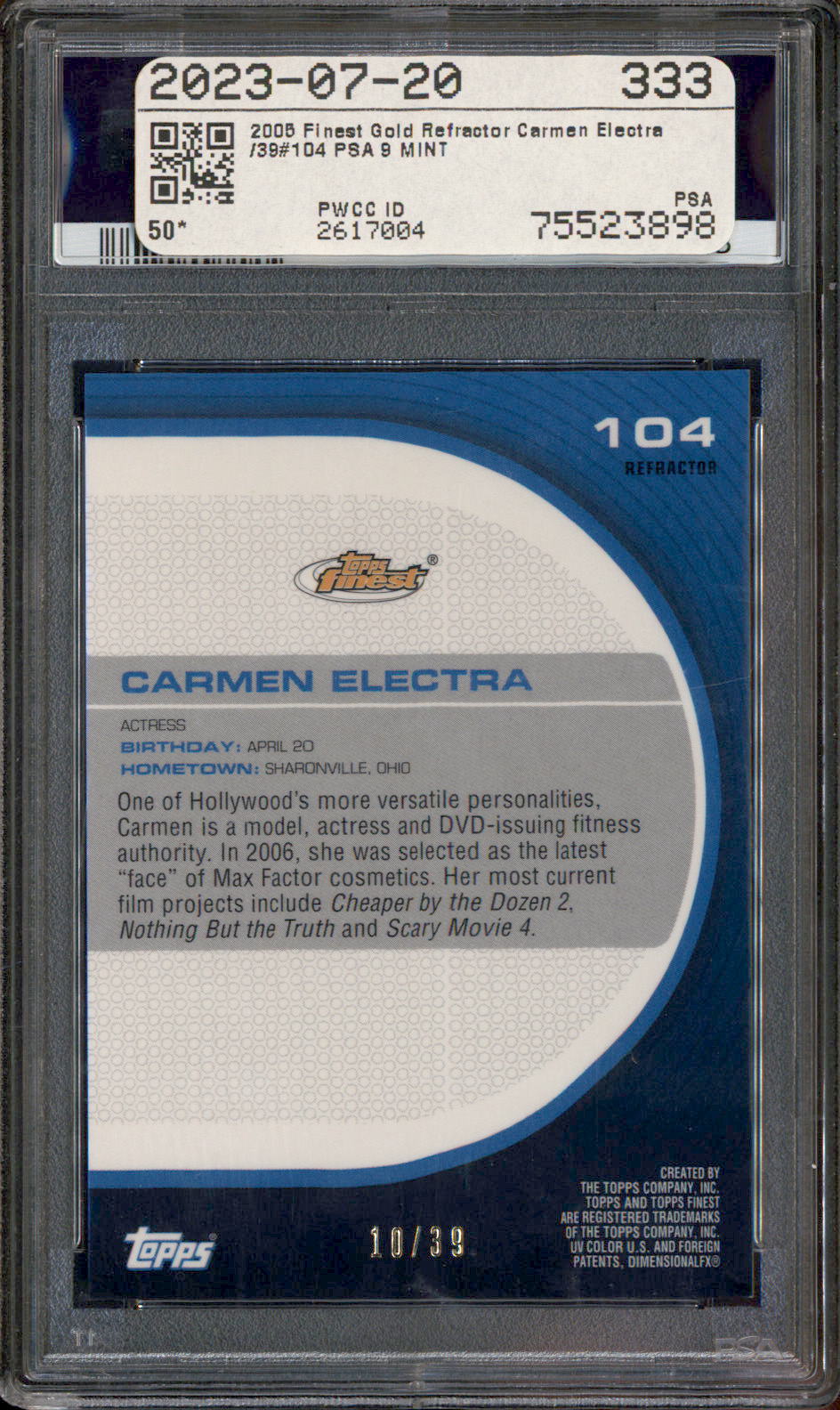 2005 Finest Gold Refractor #104 Carmen Electra RC /39 PSA 9 - Image 2