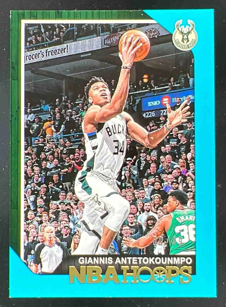 2018-19 Panini Hoops Teal #4 Giannis Antetokounmpo /49
